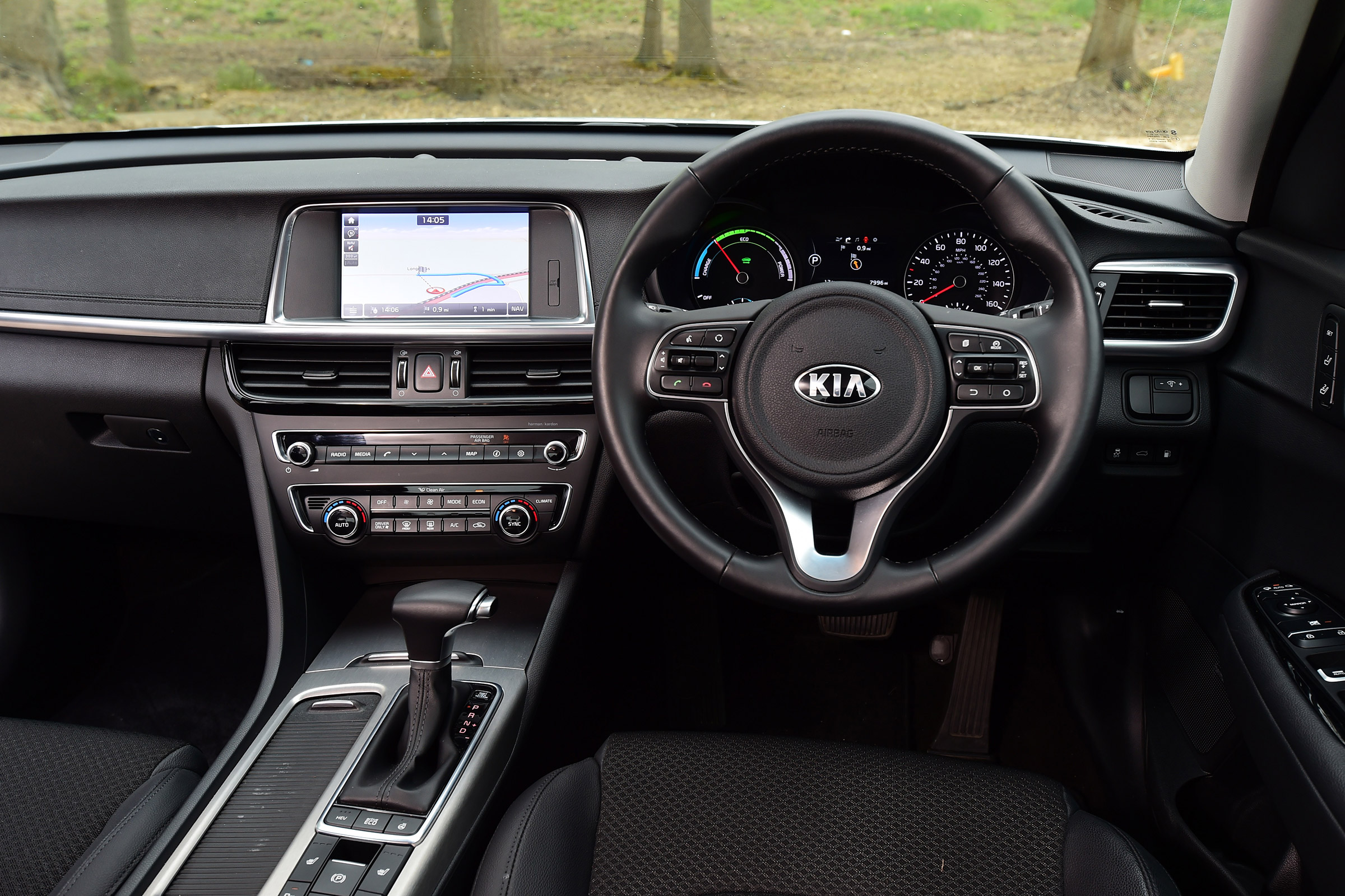 Kia Optima PHEV - dash