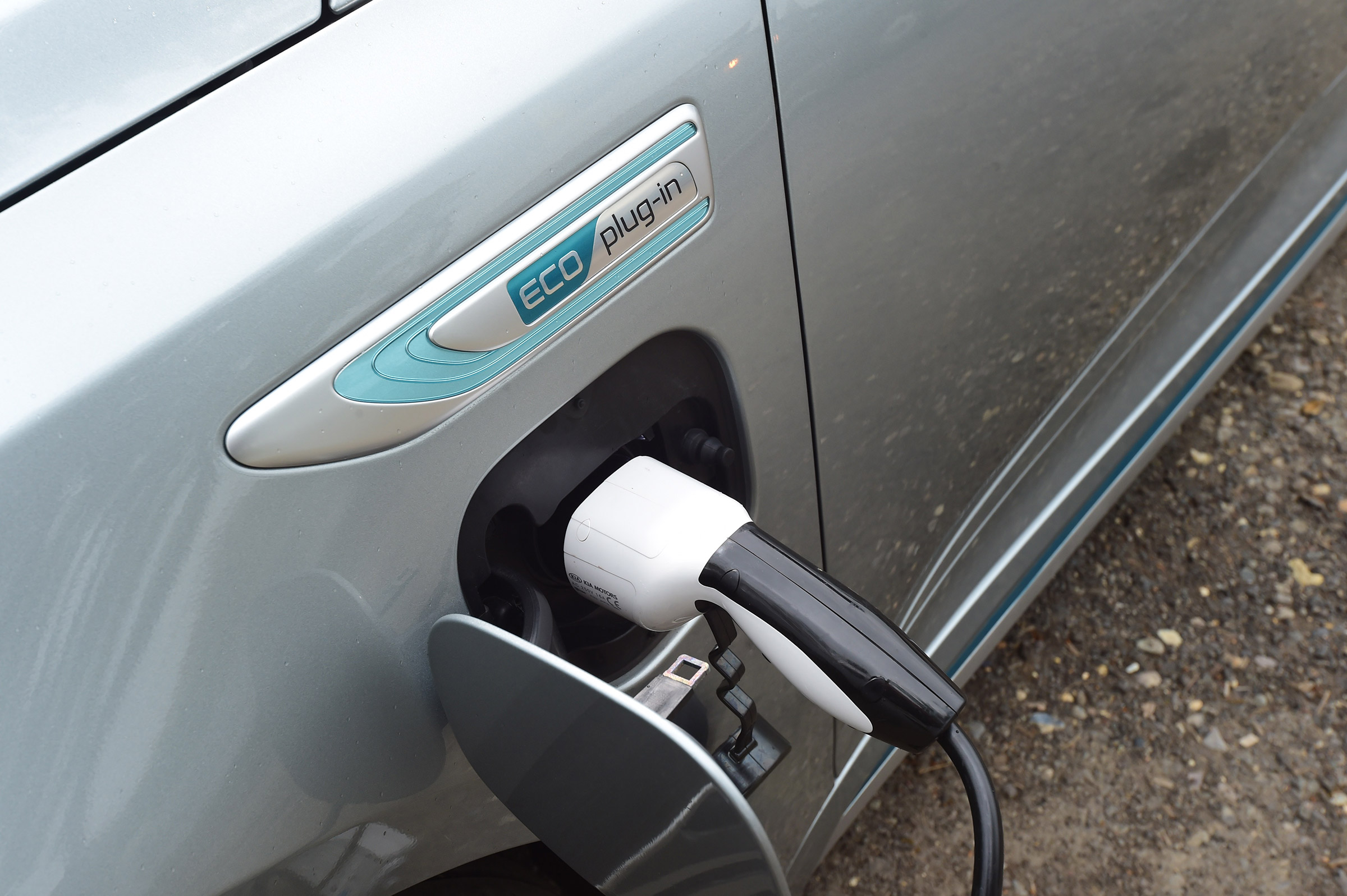 Kia Optima PHEV - charging