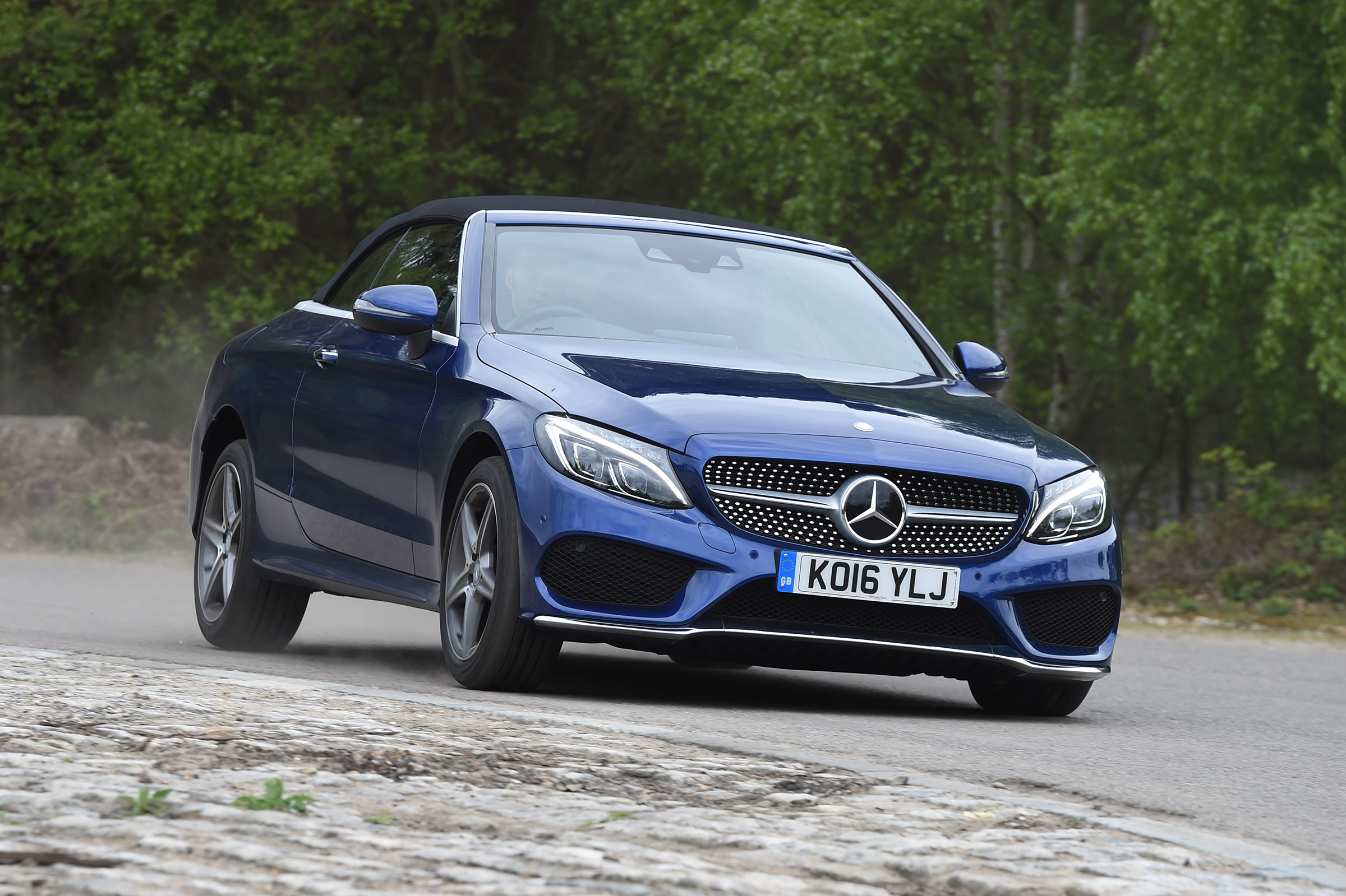 Mercedes C-Class Cabriolet - front action