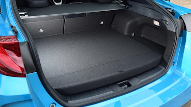 Toyota Prius Plug-in - boot