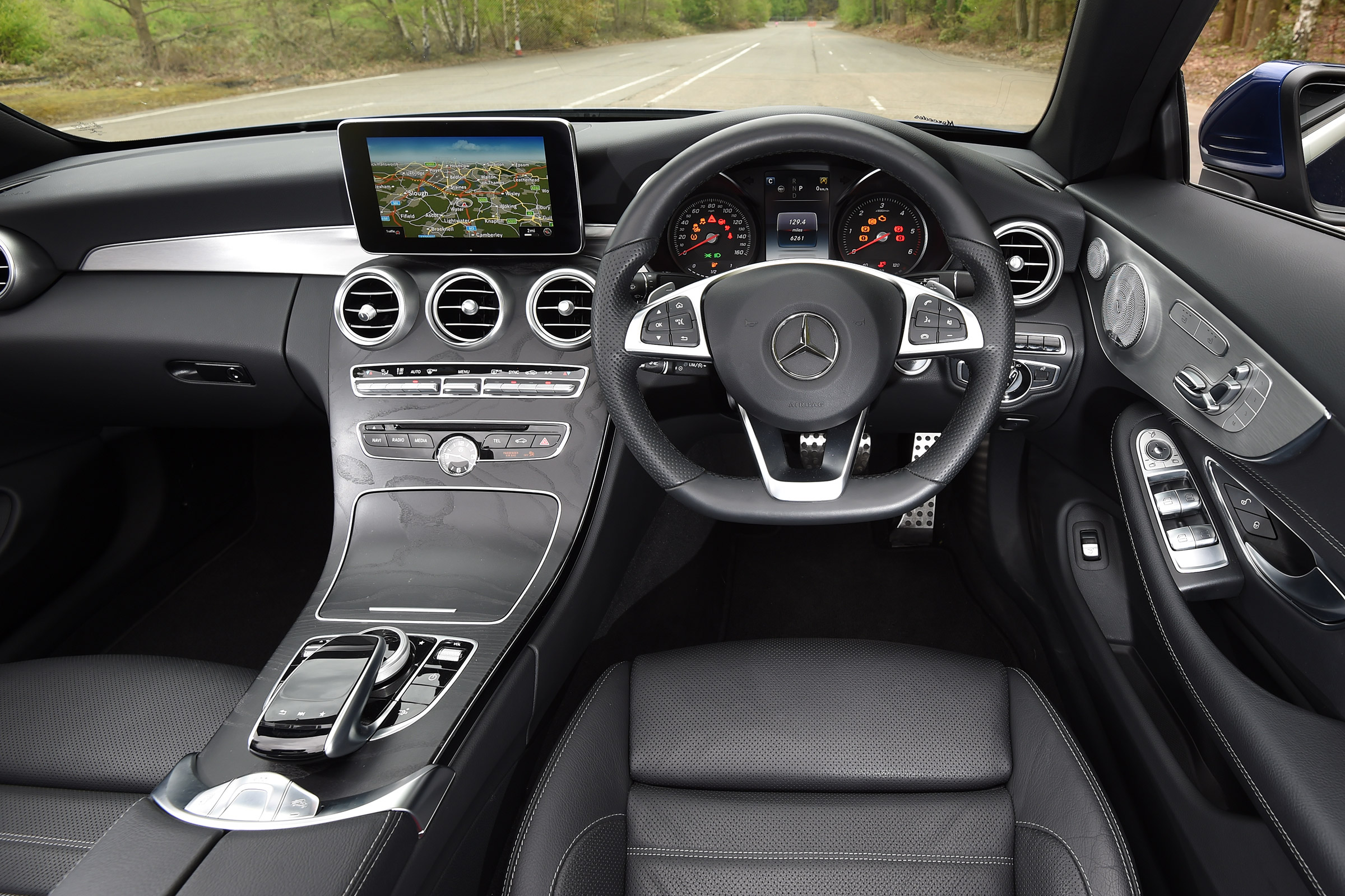 Mercedes C-Class Cabriolet - dash