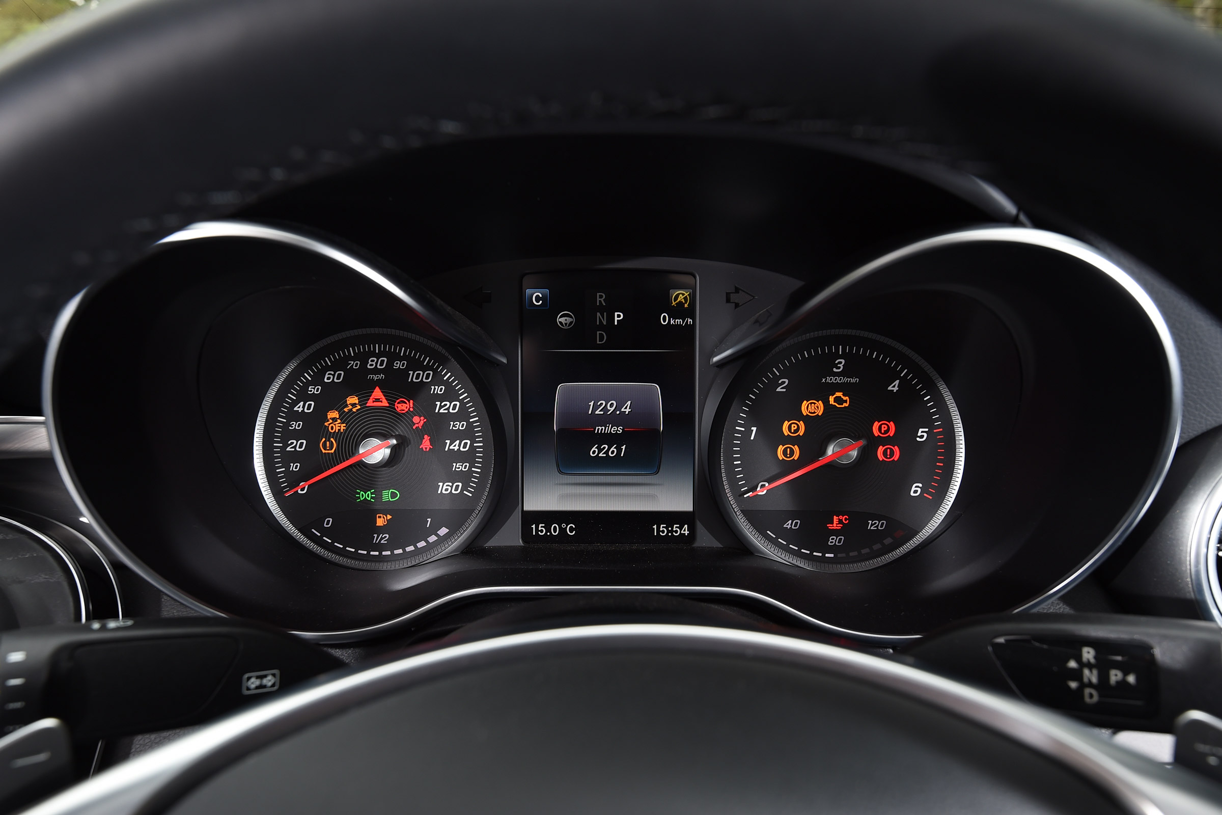 Mercedes C-Class Cabriolet - dials