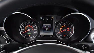 Mercedes C-Class Cabriolet - dials