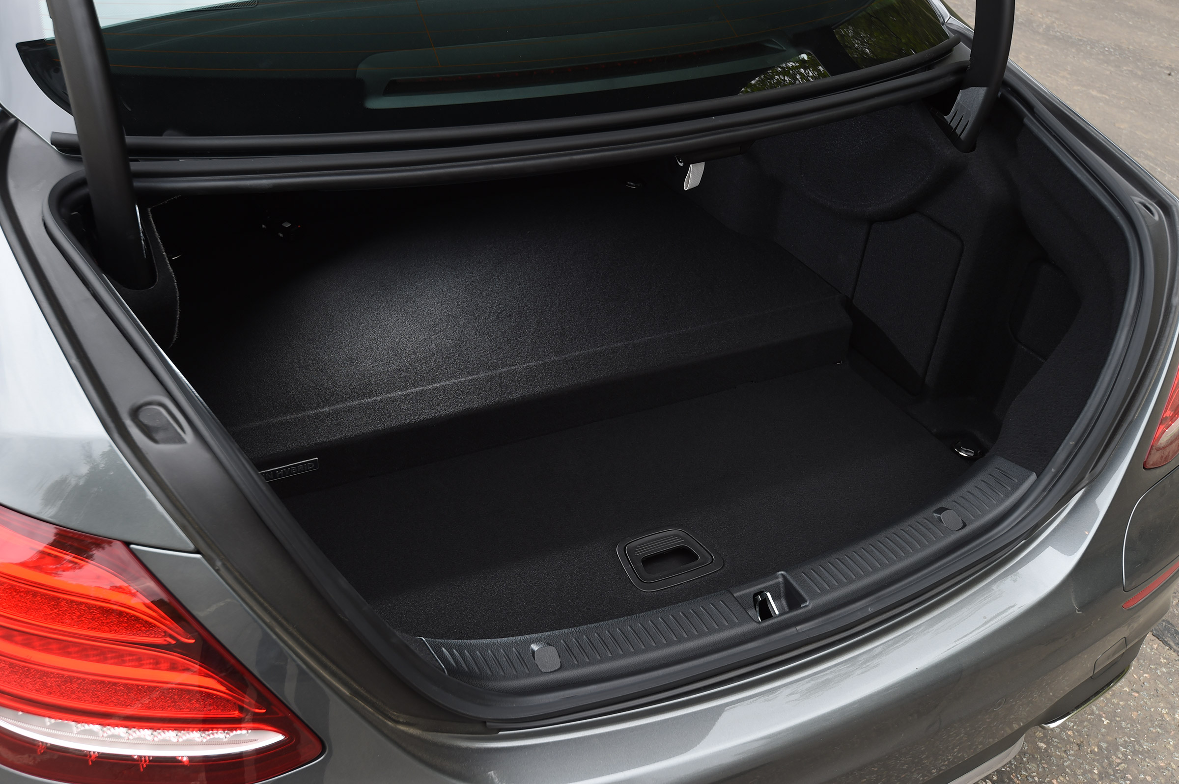 Mercedes E 350e - boot