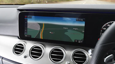 Mercedes E 350e - sat-nav