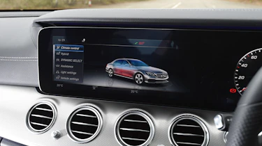 Mercedes E 350e - infotainment screen