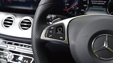 Mercedes E 350e - steering wheel