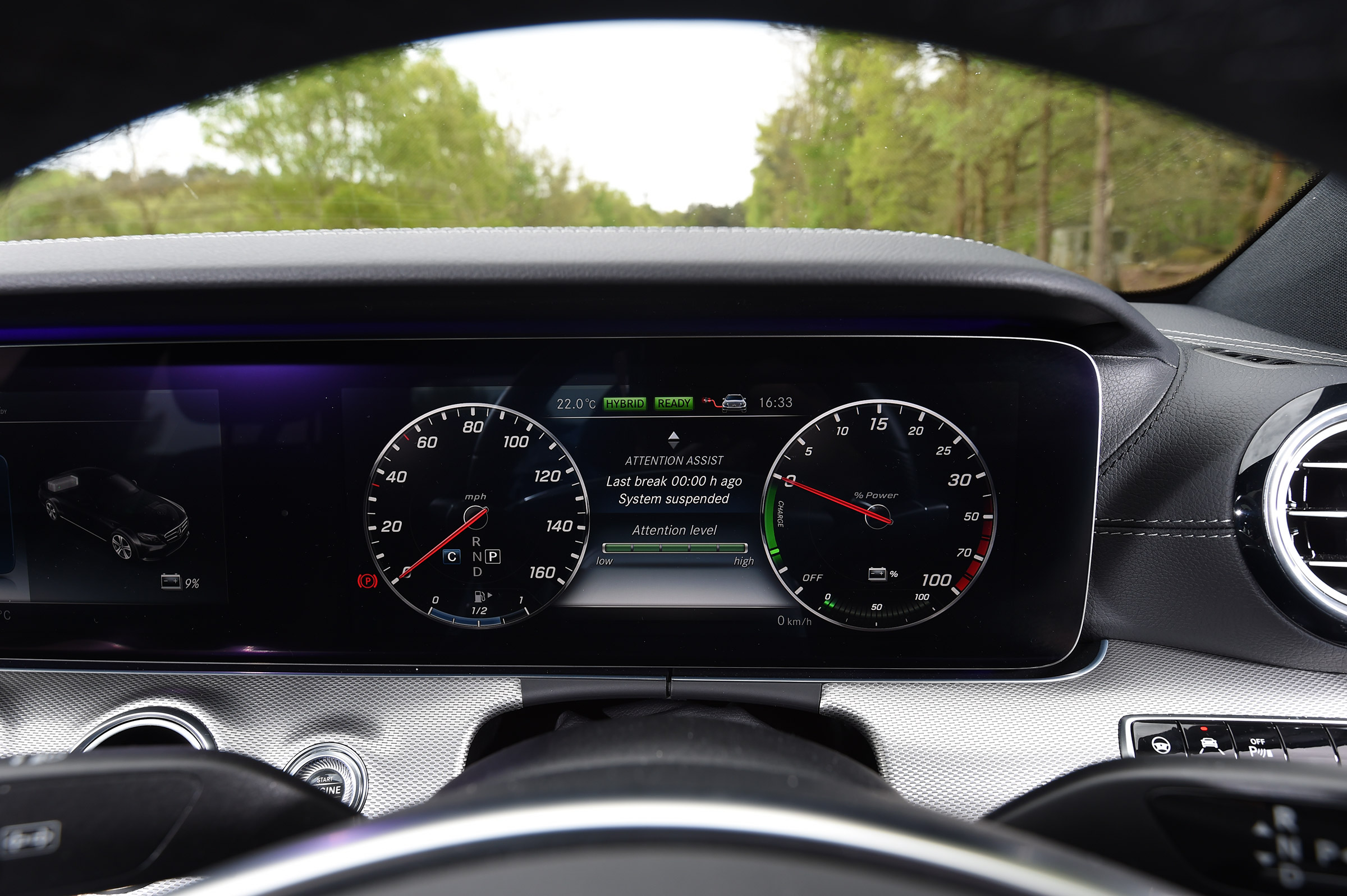 Mercedes E 350e - dials
