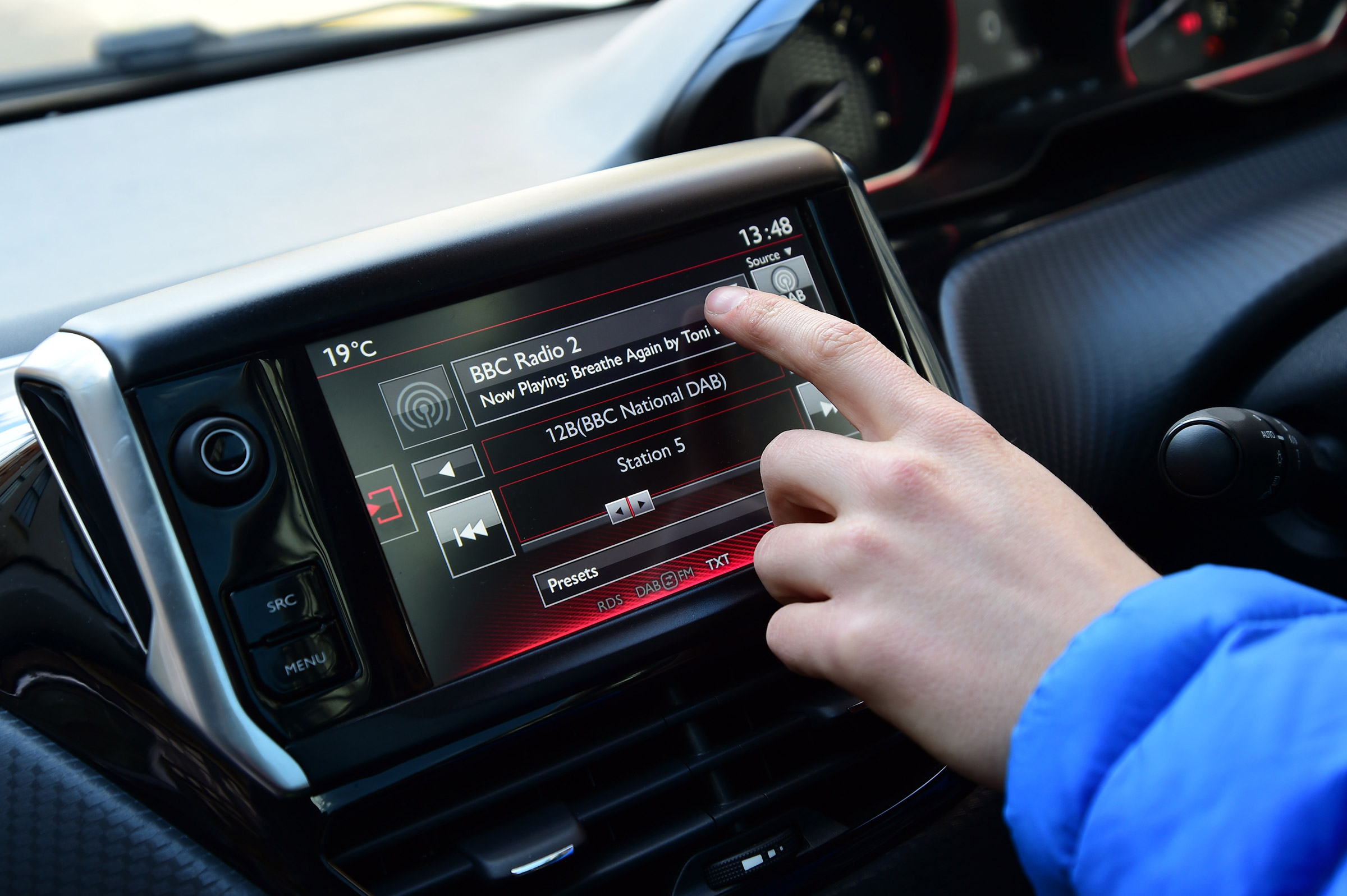 Peugeot 2008 long term - final report infotainment