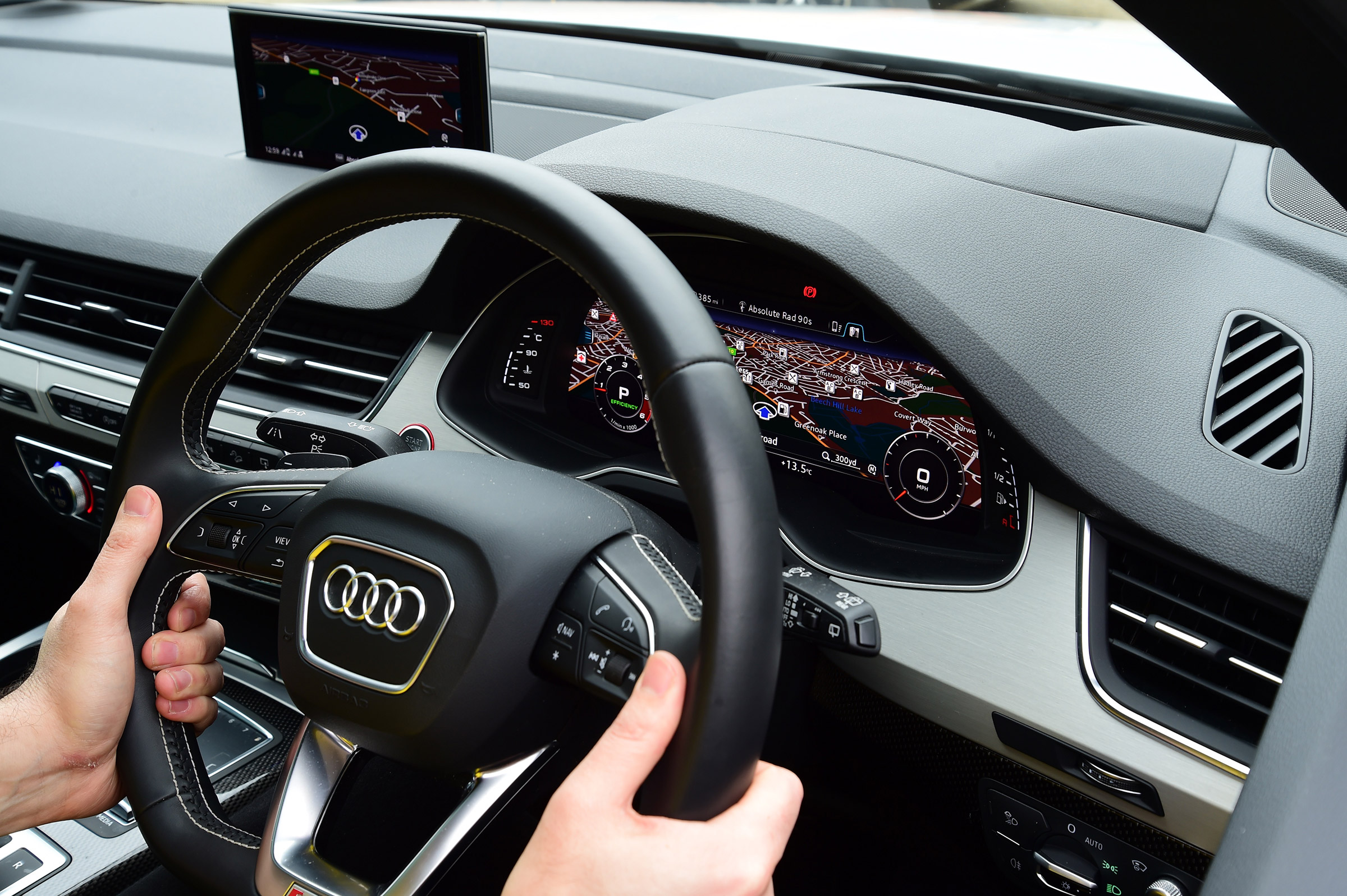 Audi SQ7 long-term second report - steering wheel