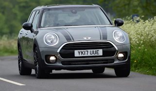 MINI Cooper Black Clubman - front