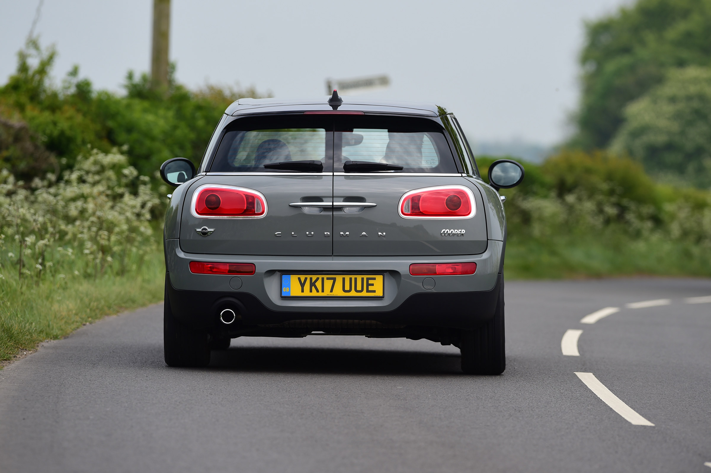 MINI Cooper Black Clubman - rear