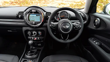 MINI Cooper Black Clubman - dash