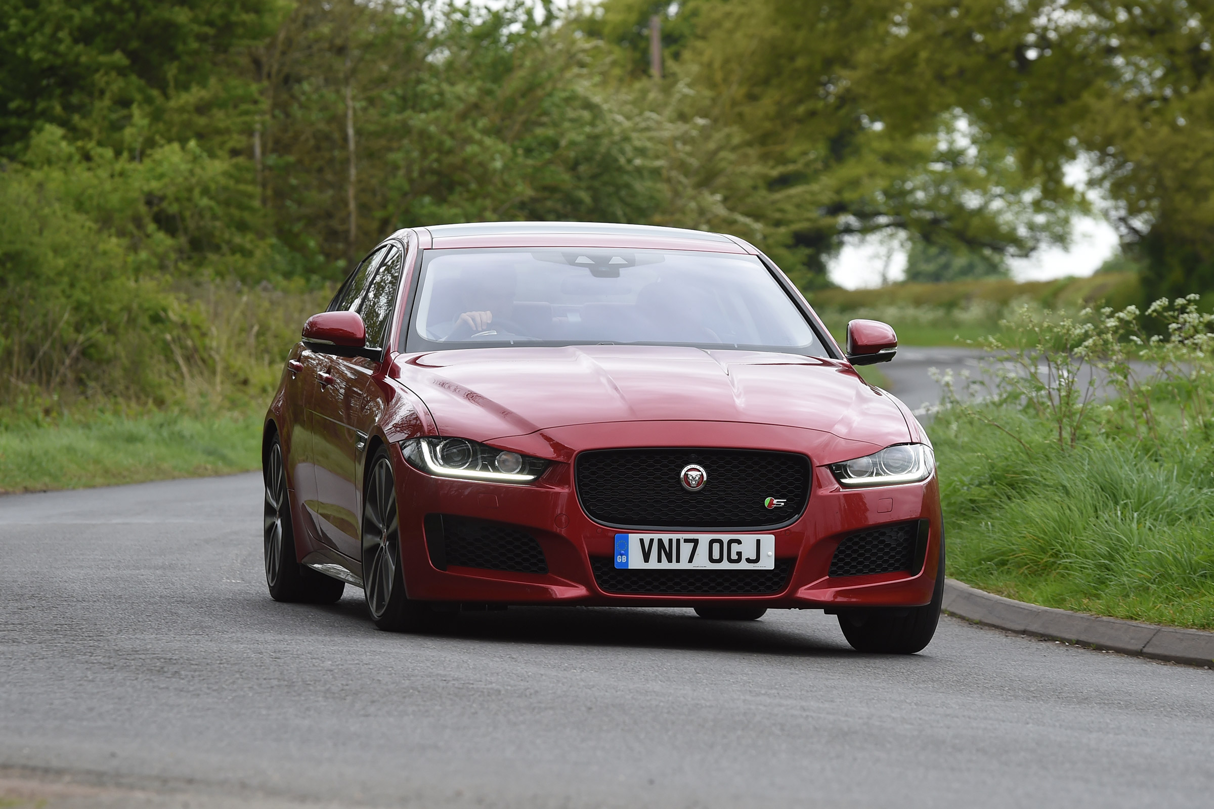 Jaguar XE S - front action