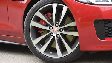 Jaguar XE S - wheel