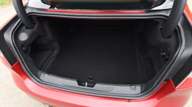 Jaguar XE S - boot