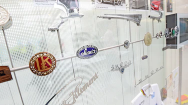 Laurin & Klement badge