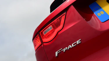 Jaguar F-Pace 3.0 V6D - F-Pace badge