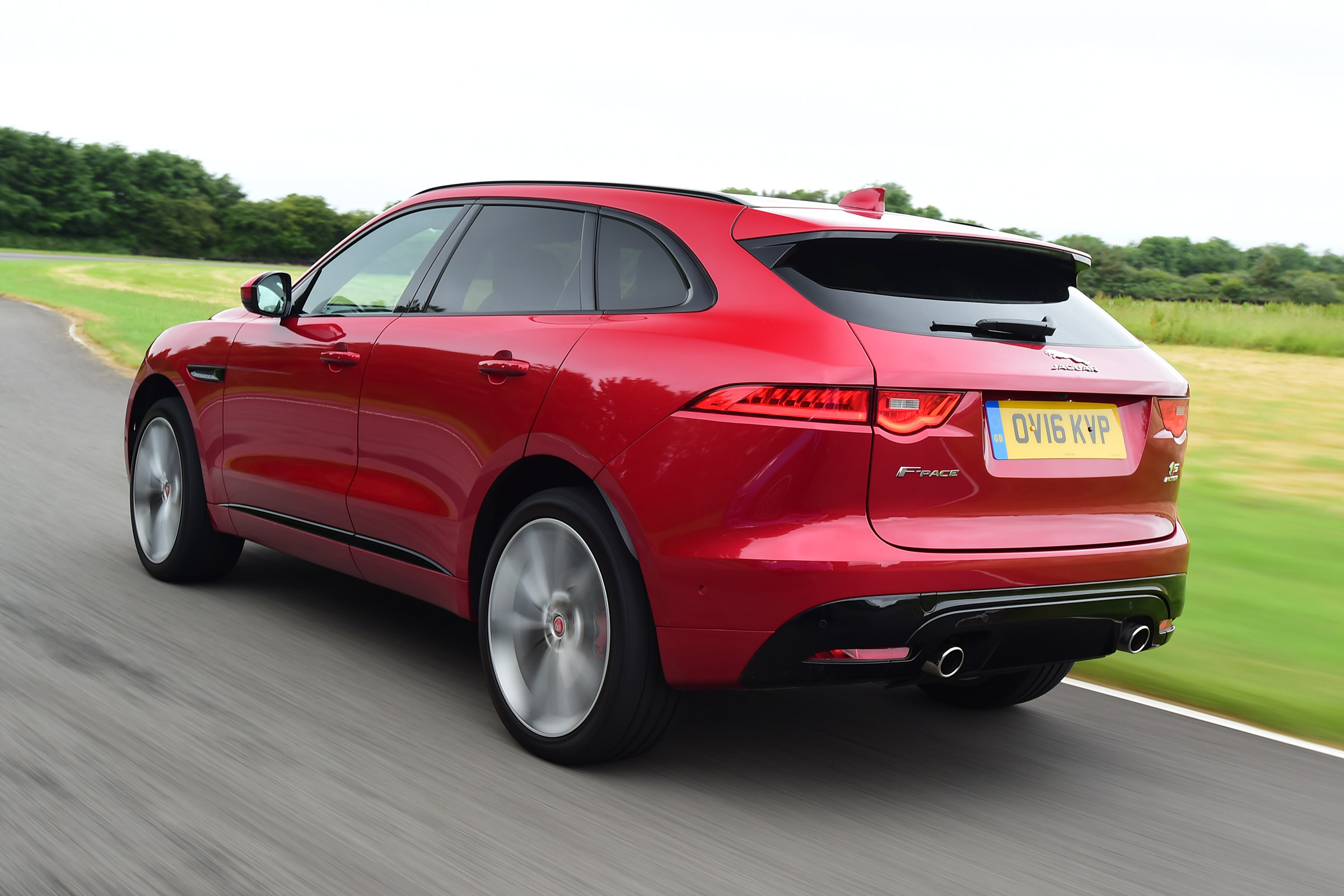 Jaguar F-Pace 3.0 V6D - rear
