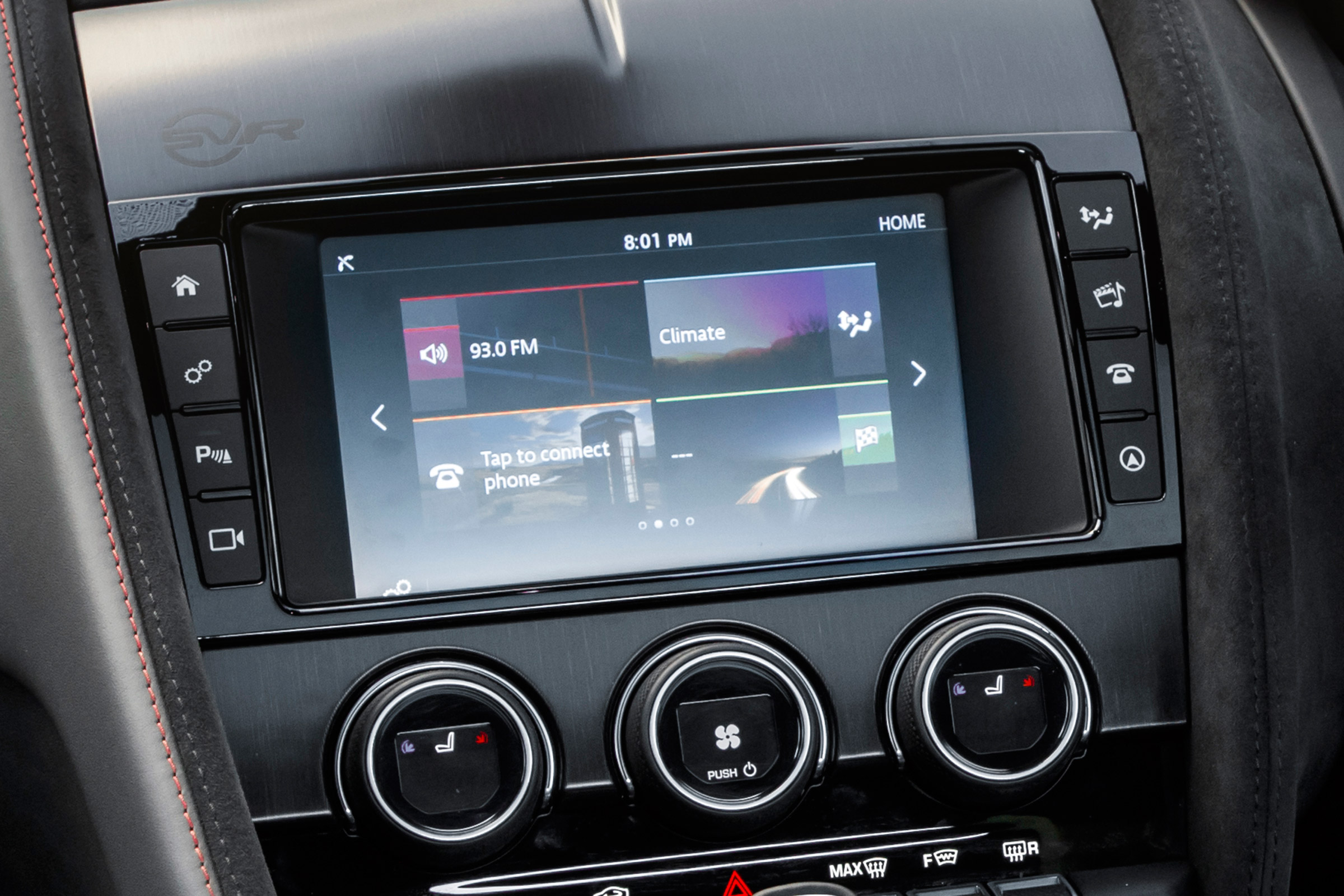 Jaguar F-Type SVR Convertible - infotainment