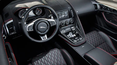 Jaguar F-Type SVR Convertible - steering wheel