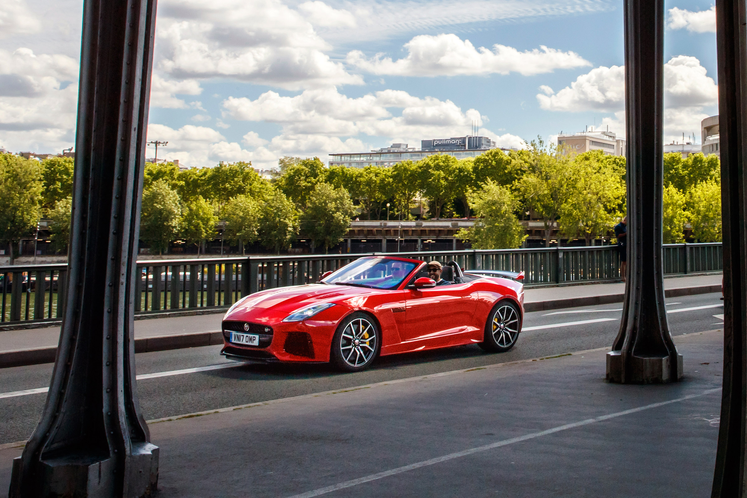 Jaguar F-Type SVR Convertible - front tracking