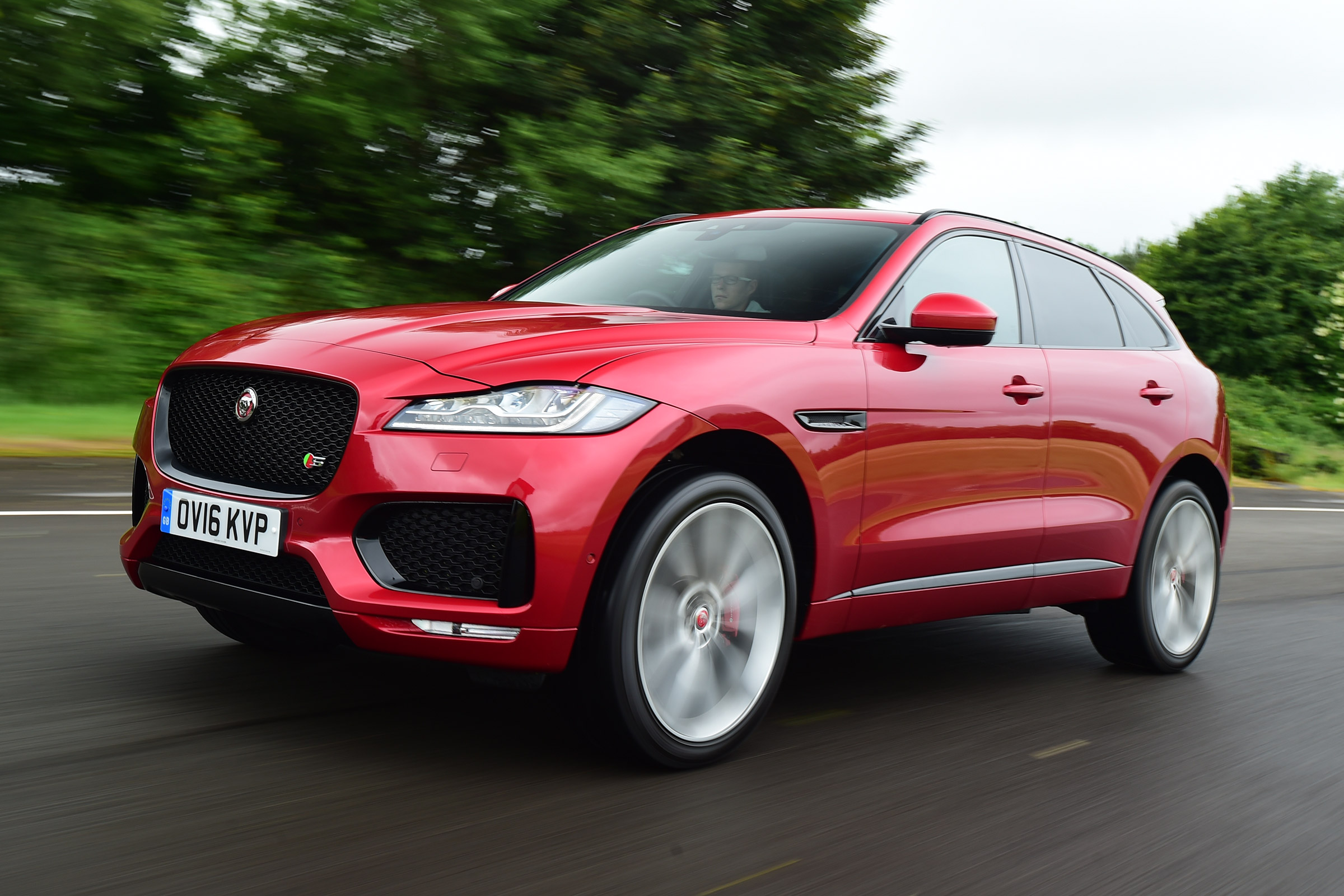 Jaguar F-Pace 3.0 V6D - front