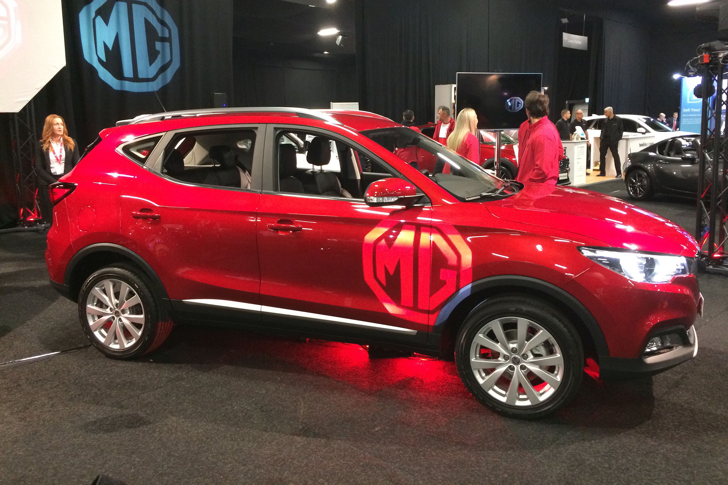 MG XS side