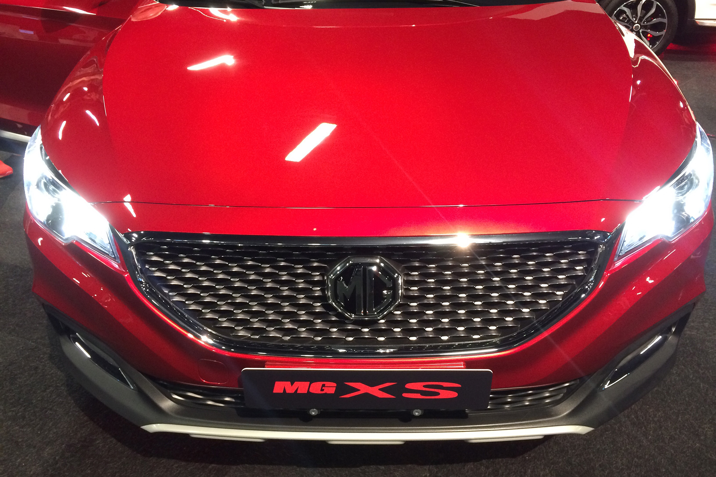 MG XS grille