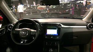 MG XS dash