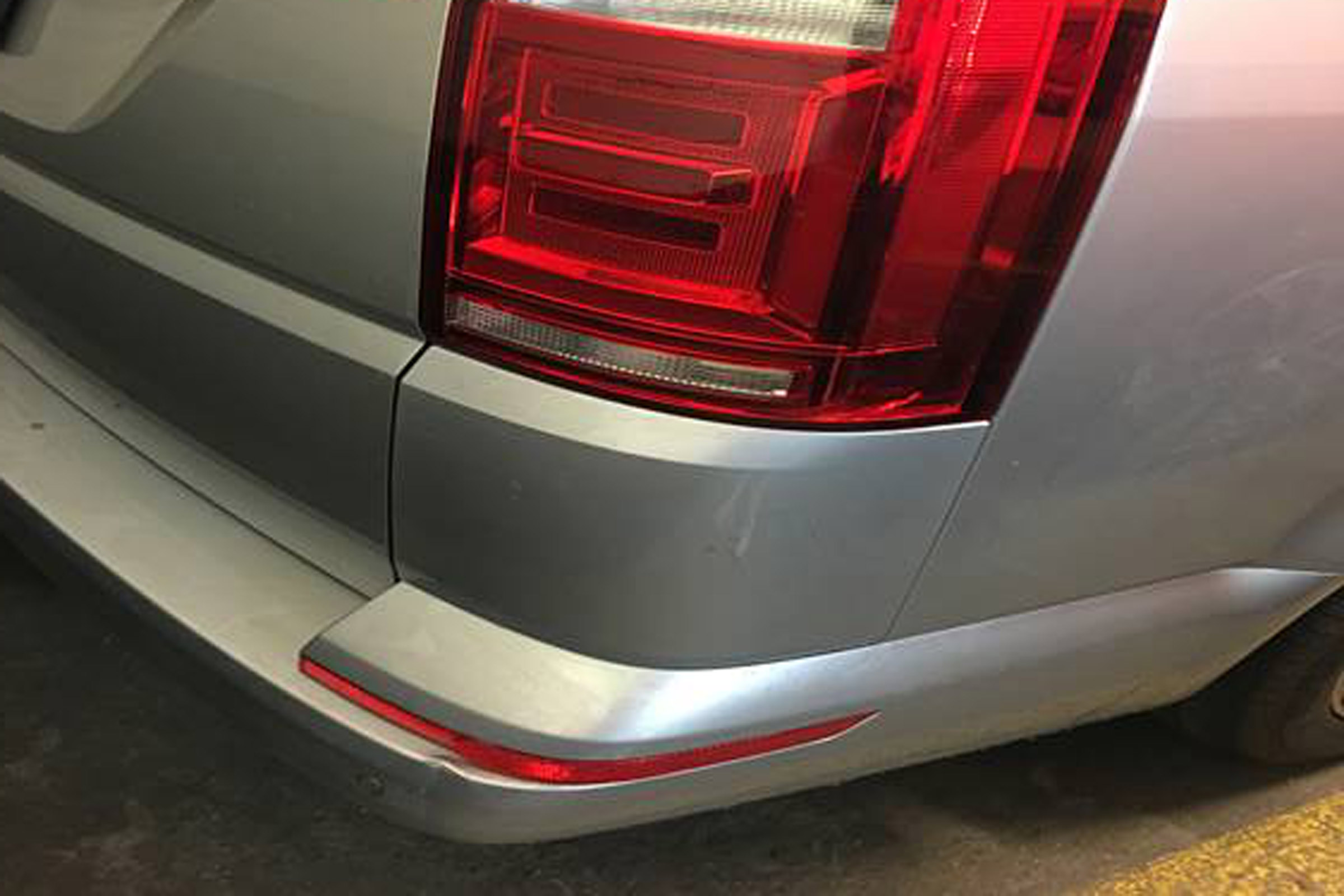 Volkswagen Transporter Sportline dent