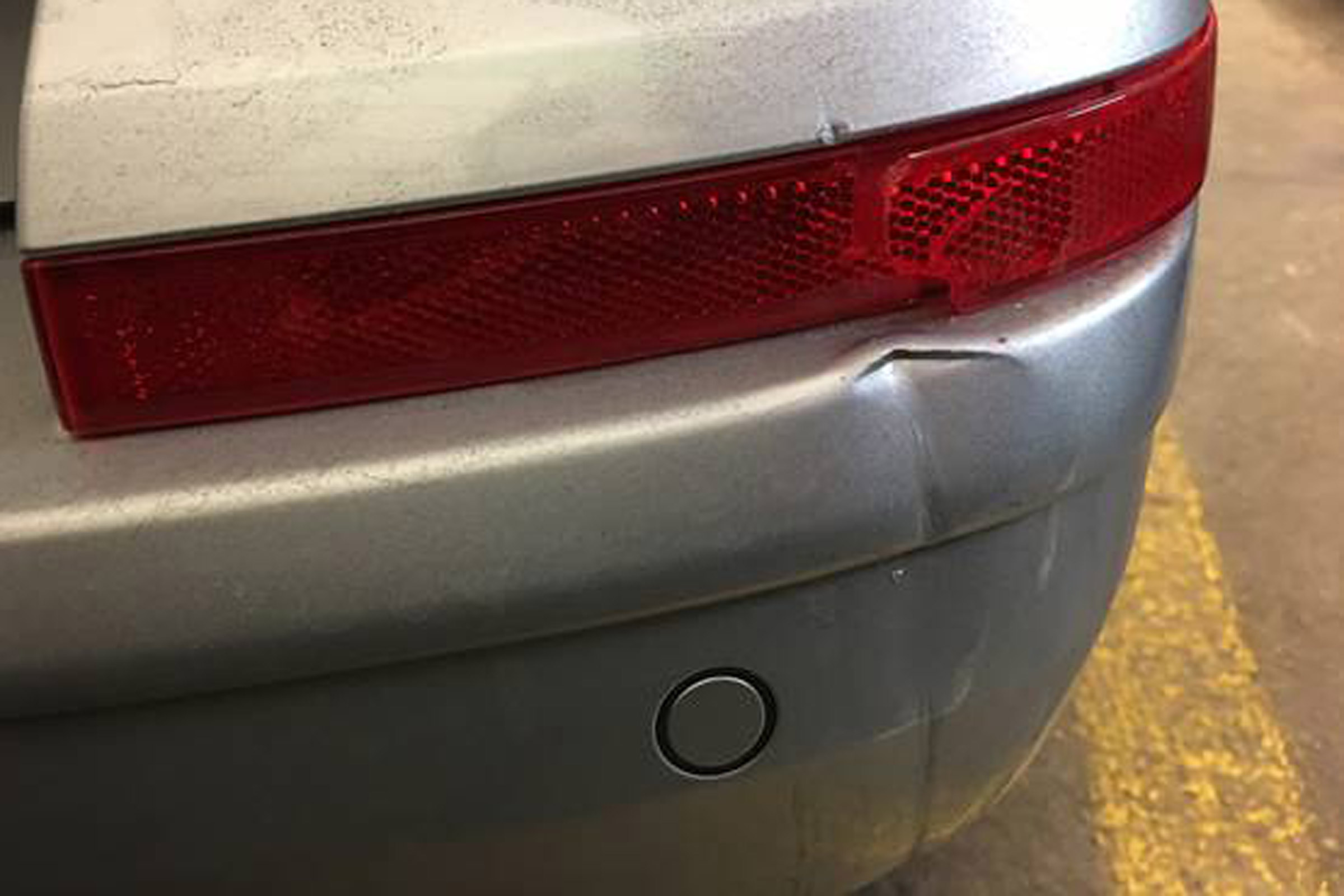 Volkswagen Transporter Sportline dent