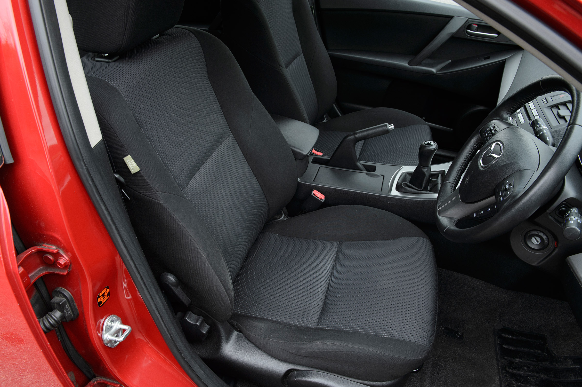 Used Mazda 3 - front seats