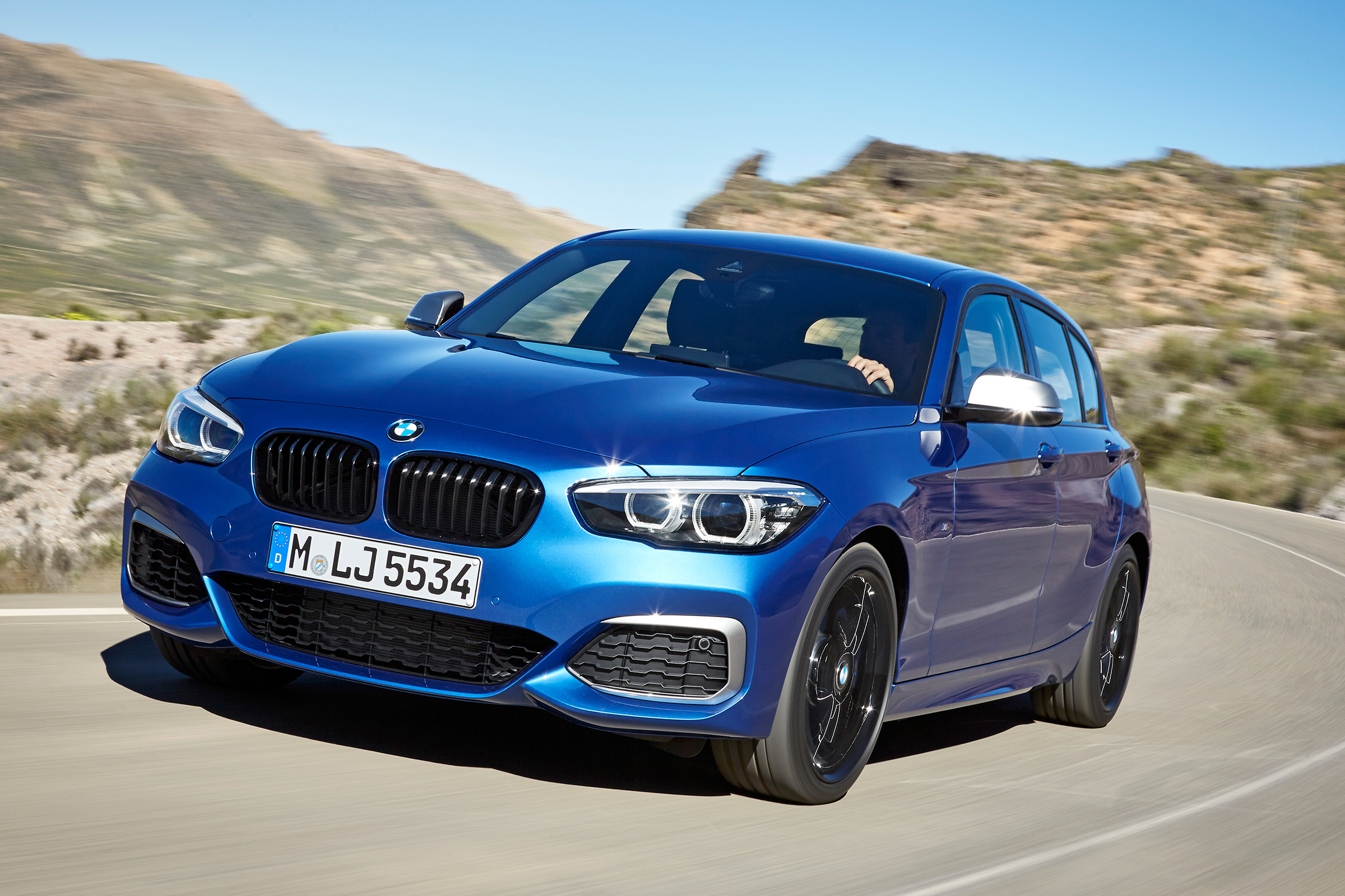 2017 BMW 1 Series upgrades front quarter