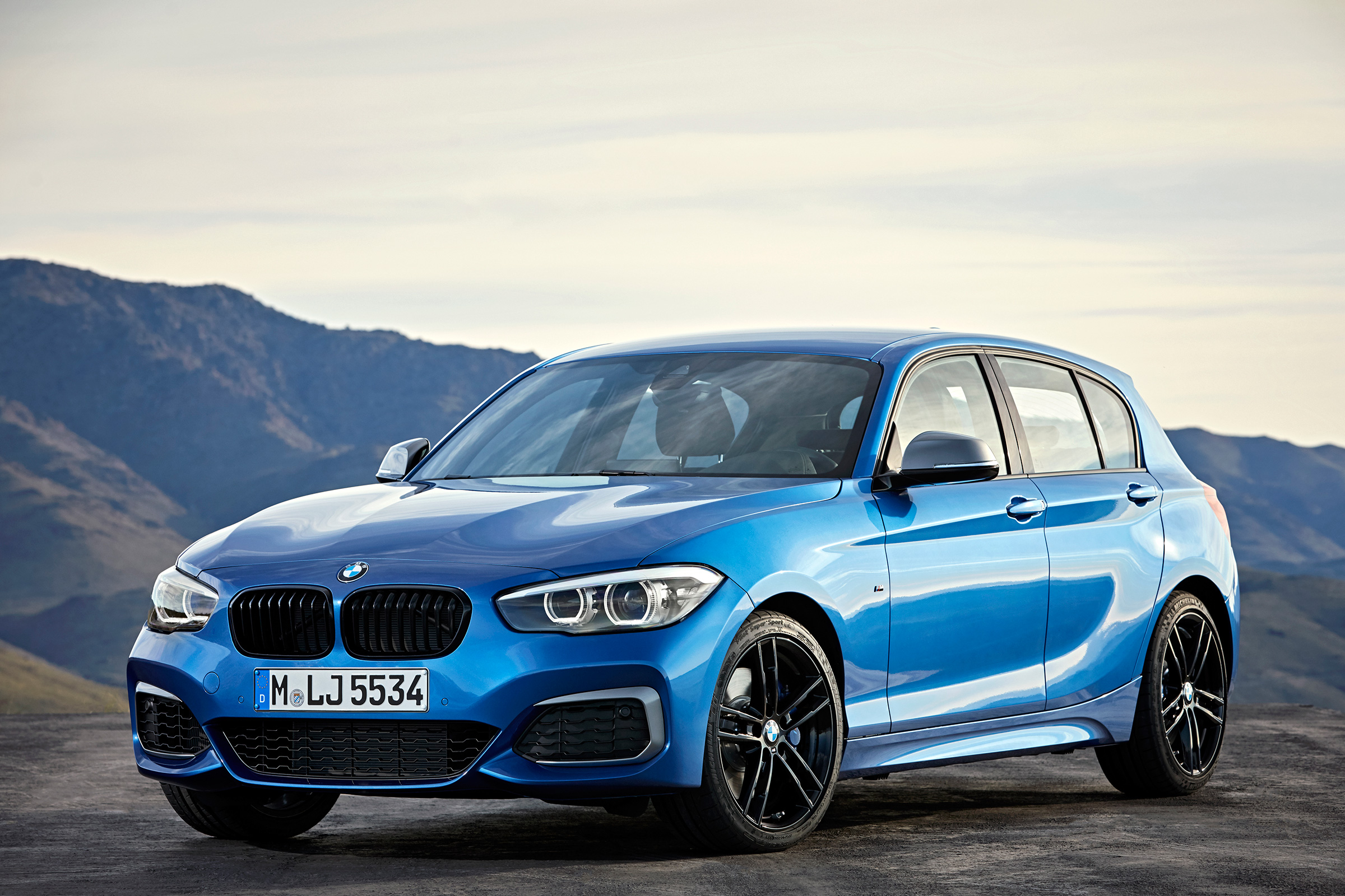 2017 BMW 1 Series upgrades front quarter static