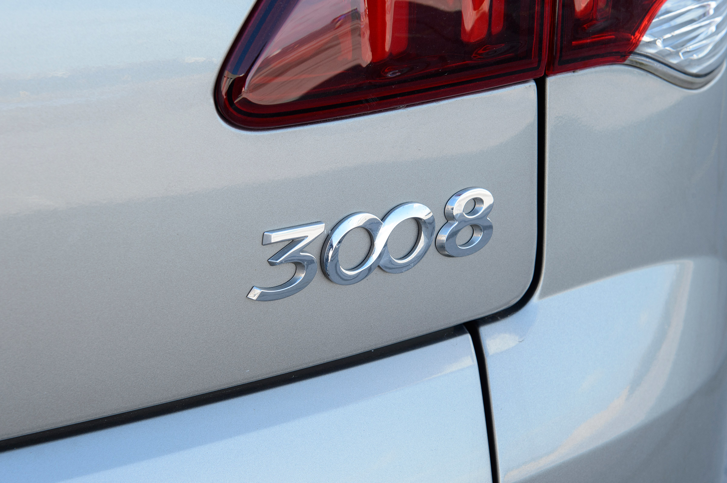 Used Peugeot 3008 - badge