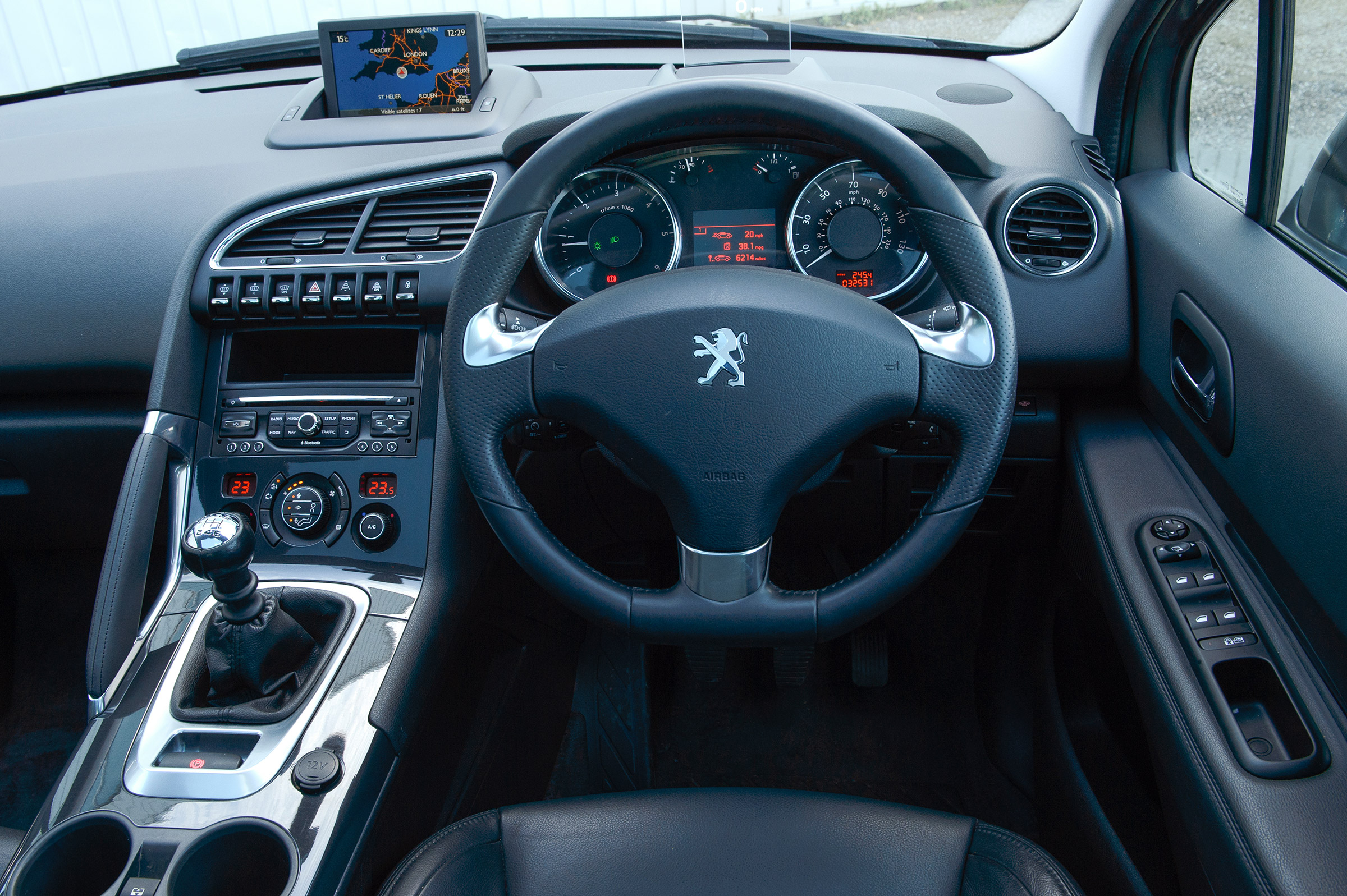 Used Peugeot 3008 - dash