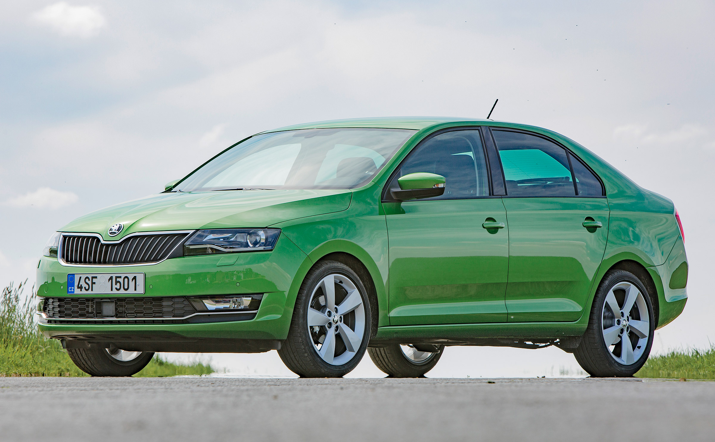 Skoda Rapid - front static