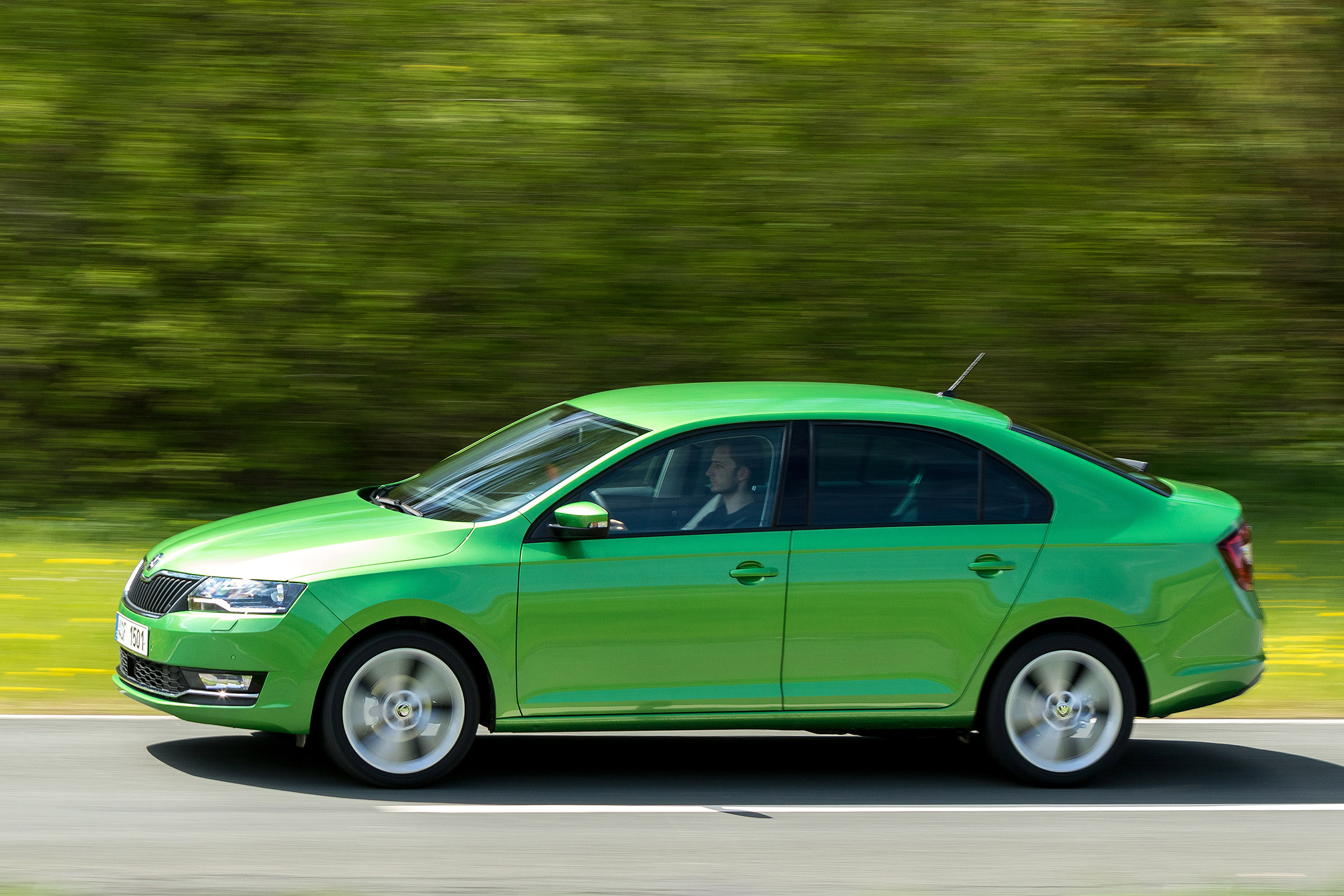 Skoda Rapid - side