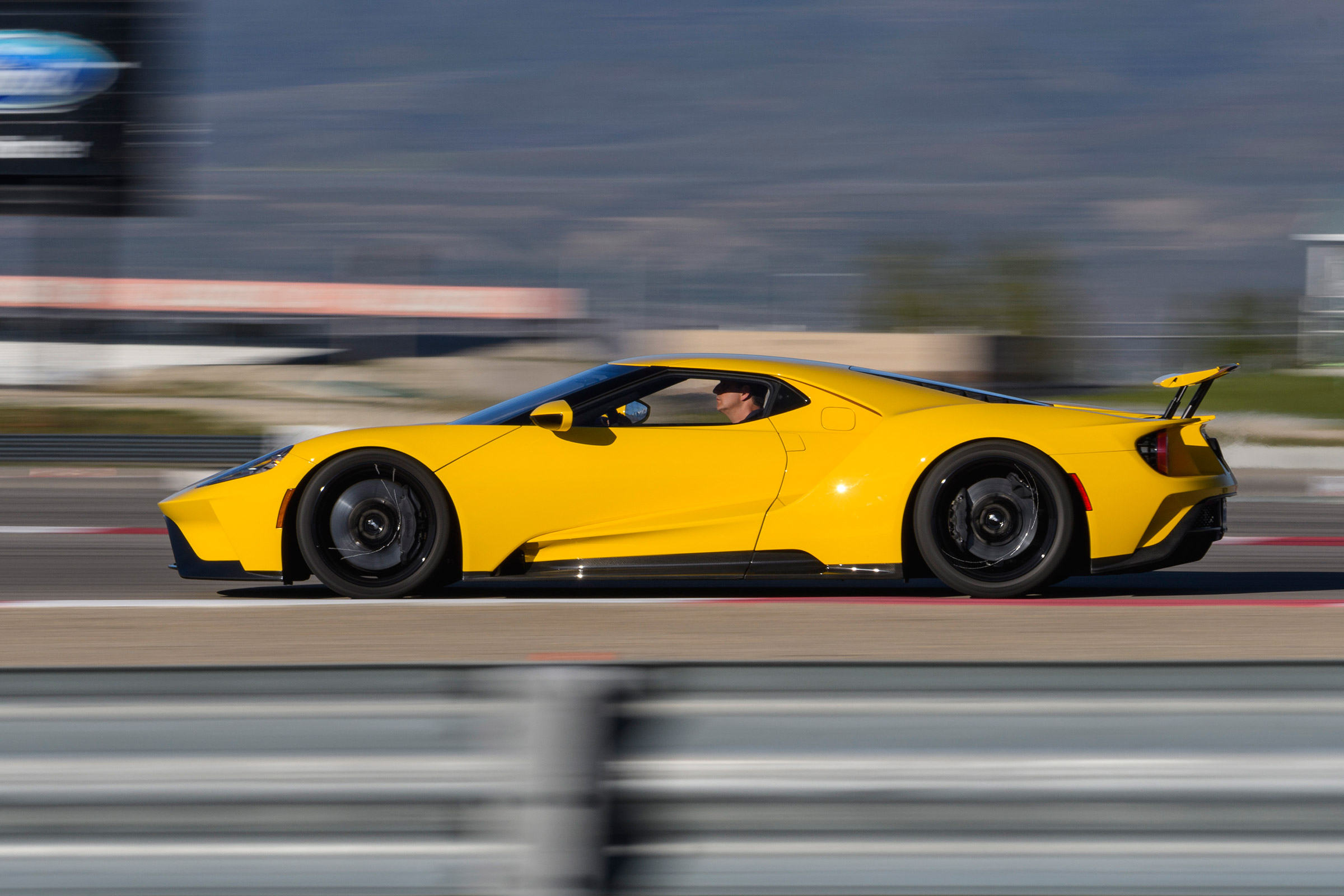 Ford GT - track side