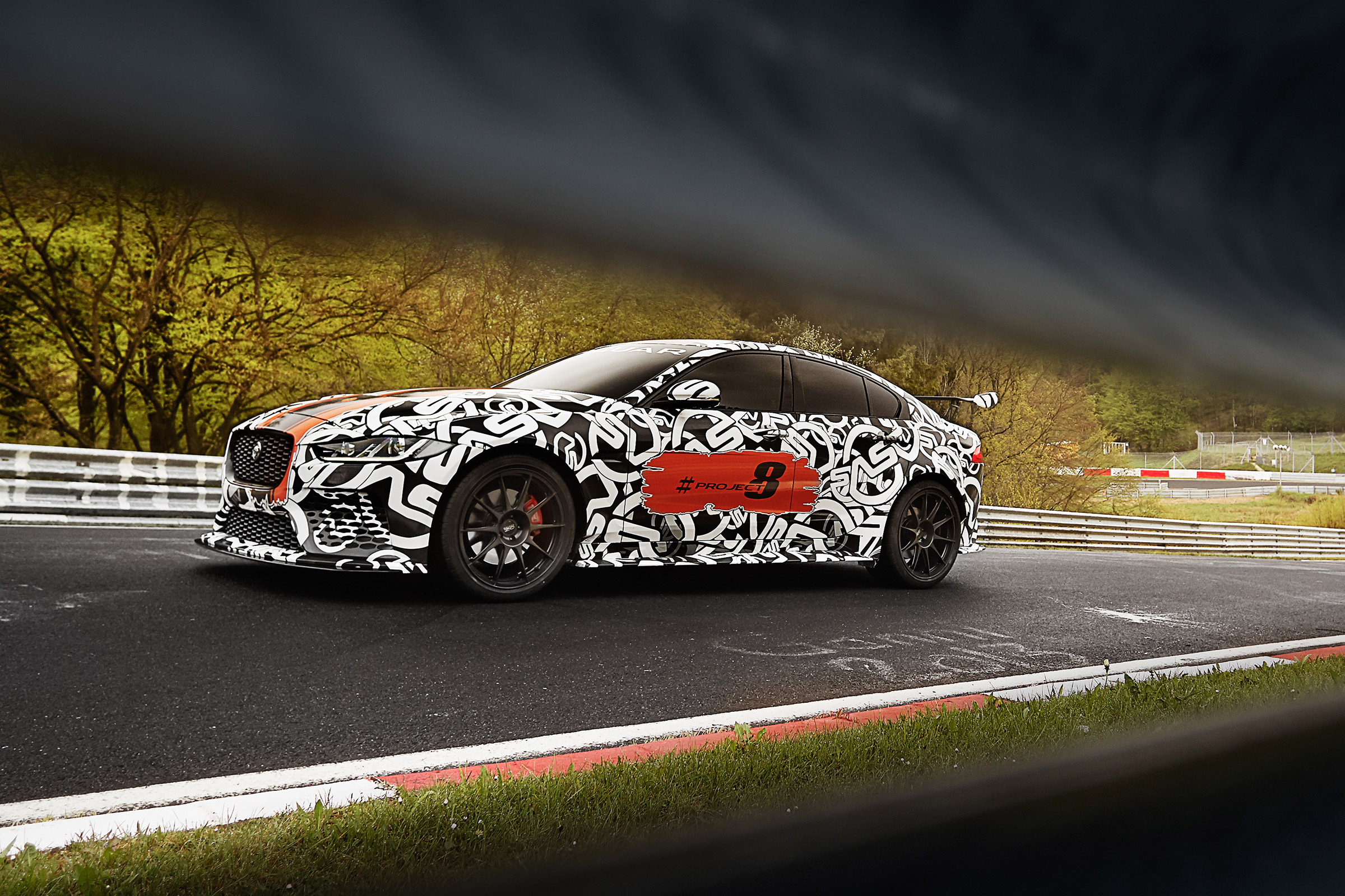 Jaguar XE SV Project8 - side
