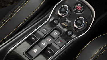 McLaren 570S Spider - centre console