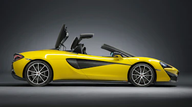 McLaren 570S Spider - side roof closing