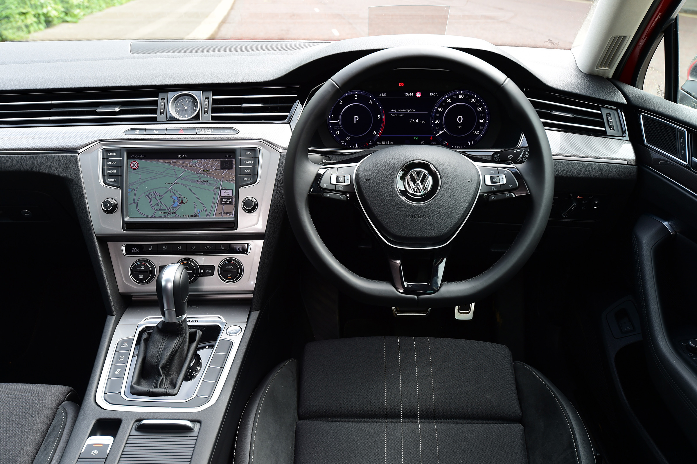 Volkswagen Passat Alltrack - interior