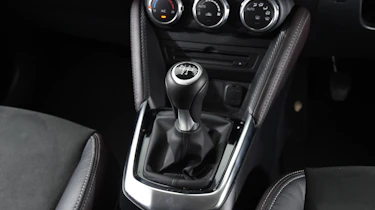 Mazda 2 - gear lever
