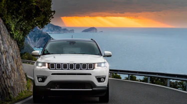 2017 Jeep Compass - front dynamic
