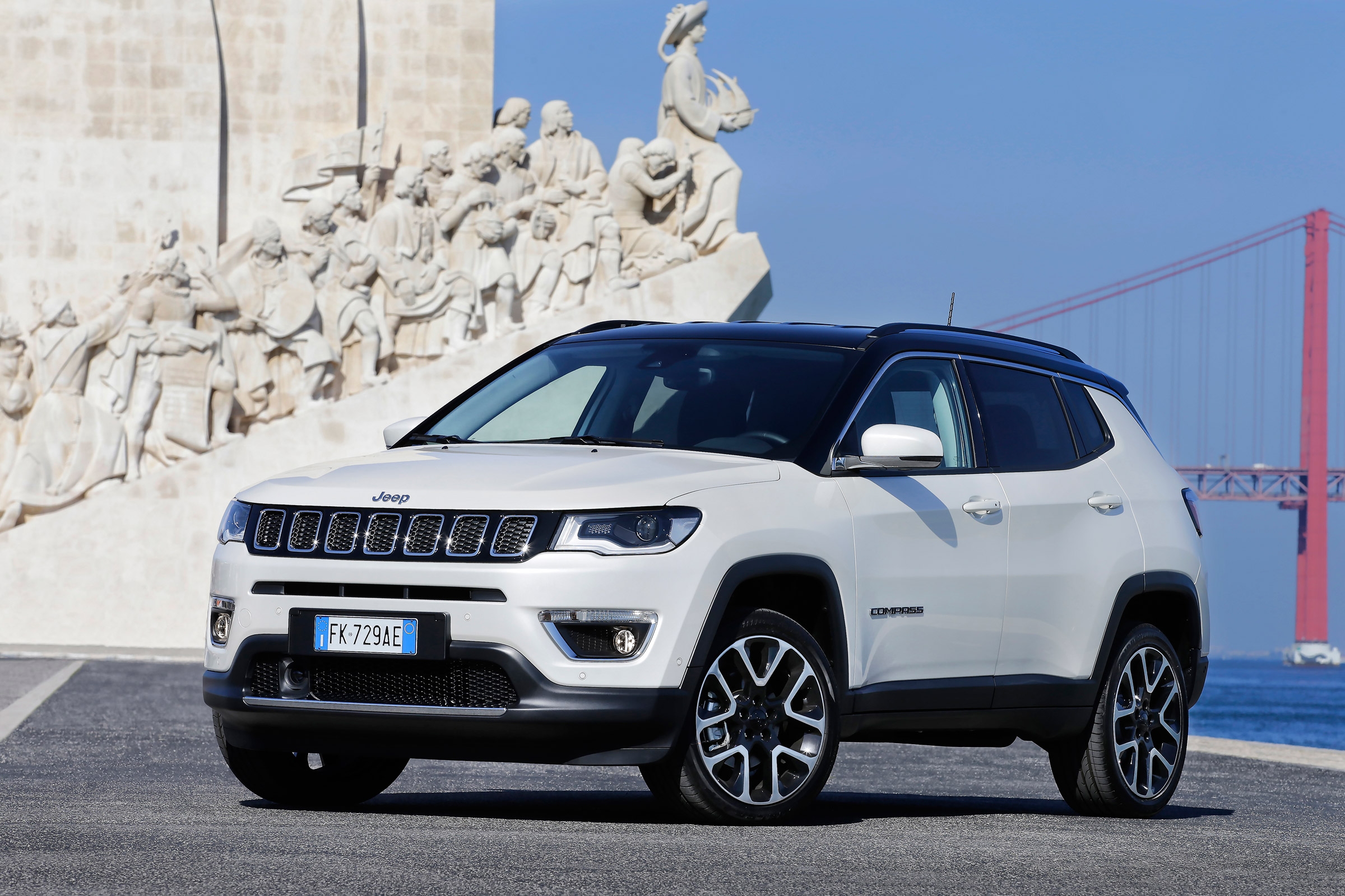 2017 Jeep Compass - front static quarter