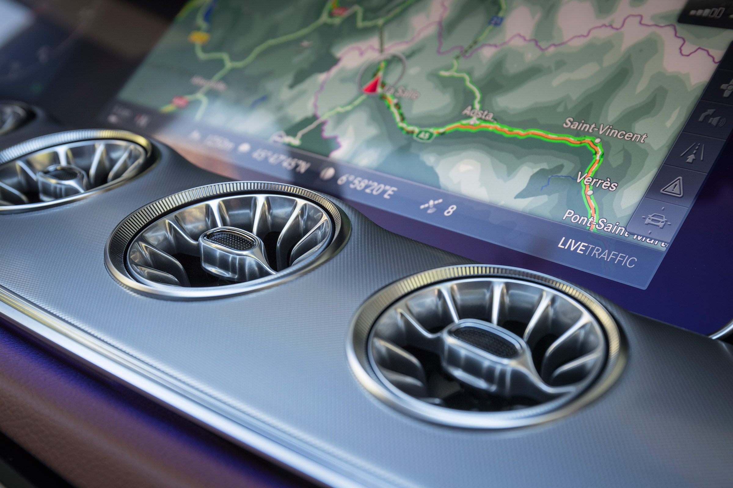 Mercedes E-Class Cabriolet - dials