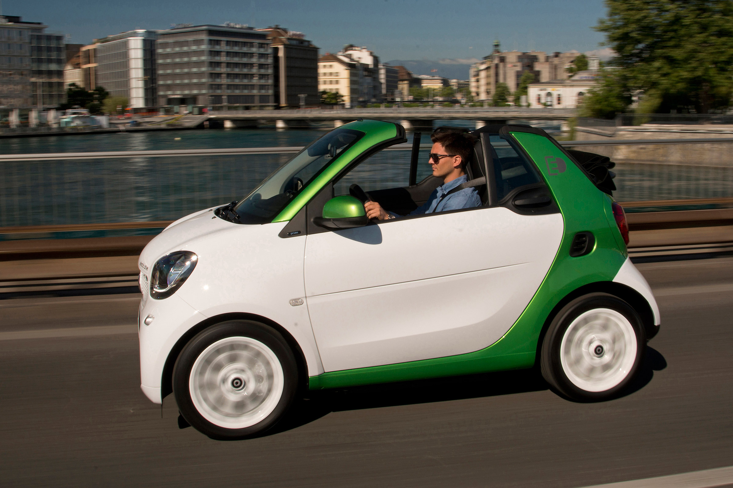 Smart ForTwo Electric Drive Cabrio - front action