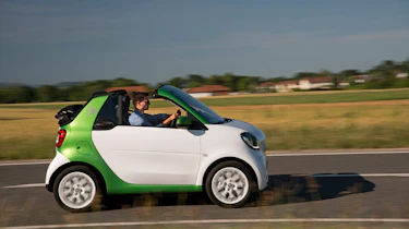 Smart ForTwo Electric Drive Cabrio - side action